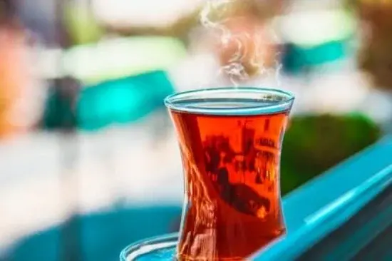 الشاي والقهوة وتأثيرهما على صحة عظام النساء