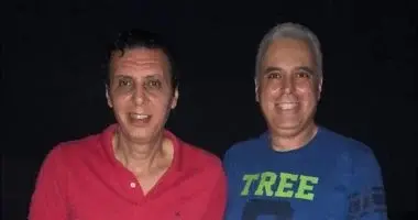 طارق الأمير مع شقيقه يحيى الأمير، أثناء نداء الدعاء له في العناية المركزة 🏥💖