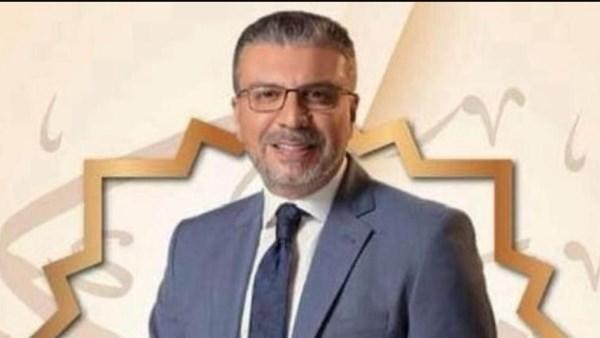 الإعلامي عمرو الليثي أثناء تقديم رسالة إنسانية عبر برنامجه الإذاعي أبواب الخير.