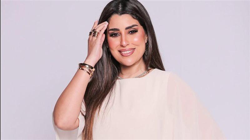 أيتن عامر توضح موقفها بثقة حول تعدد الزوجات، مؤكدة حرية الزوجة في القرار