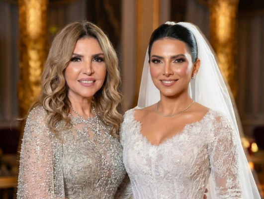 نادية مصطفى وابنتها "همسة" تتألقان في حفل زفاف ملكي بحضور نجوم الفن