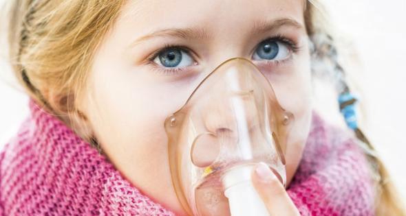 رضيع يعاني من حساسية الجلد مع نصائح للعناية والوقاية