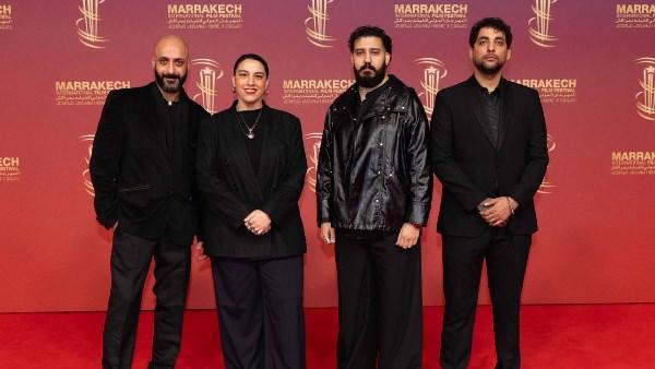 عرض فيلم "عائشة لا تستطيع الطيران" في مهرجان مراكش الدولي بحضور المخرج ونجوم الفيلم وسط تصفيق الجمهور ✨🎬🌍