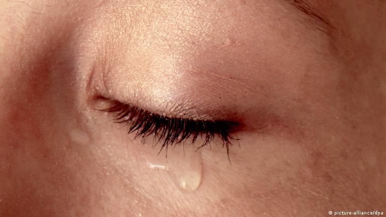 اختلاف تركيبة دموع العين حسب المشاعر