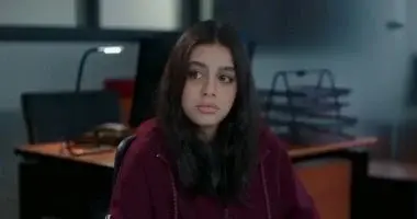 ياسمينا العبد ويوسف رأفت في مشهد مشوق من مسلسل "ميد ترم