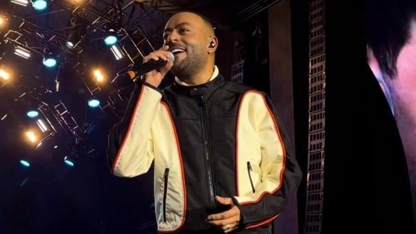 تامر عاشور أثناء تسجيل تتر مسلسل "توابع"