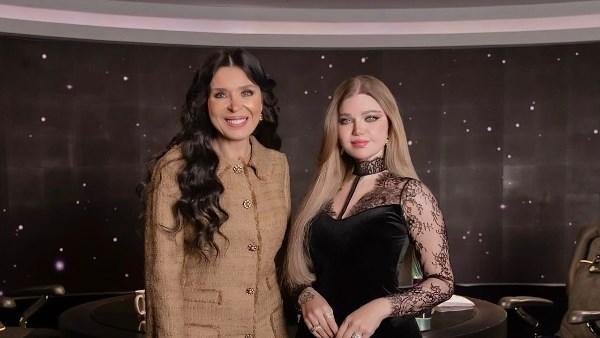 دينا خلال تصريحاتها في برنامج ورا الشمس تتحدث عن تربية أبنائها وفكرة المساكنة قبل الزواج