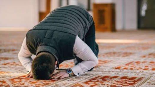 دعاء الاستفتاح في الصلاة لتعزيز الخشوع