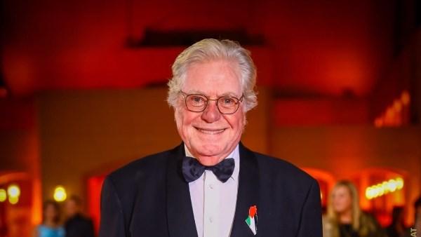 حسين فهمي يكشف أسرار زواجه السابق وفيلمه الجديد "الملحد