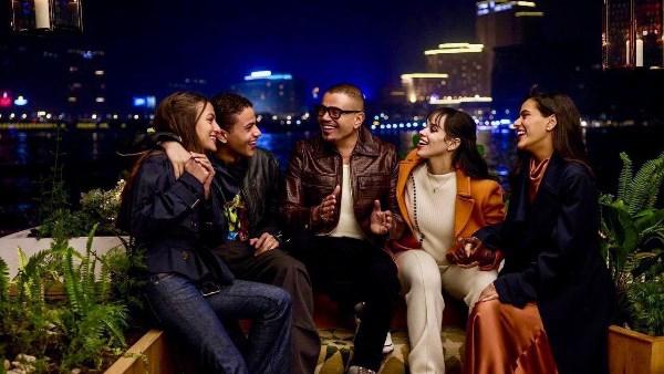 عمرو دياب وأبناؤه في إعلان «نقصاك القعدة» – حملة إعلانية تحقق مليار و557 مليون مشاهدة