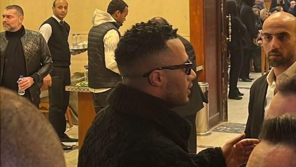 نجوم الفن أثناء حضور عزاء شقيق الفنانة زينة بمسجد المشير طنطاوي وسط مشاركة واسعة من الفنانين والإعلاميين