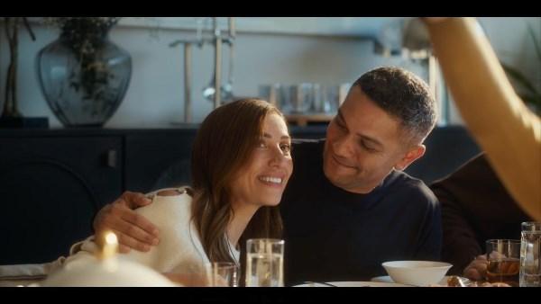 مشهد اعتراف آسر ياسين بحبه لدينا الشربيني في مسلسل اتنين غيرنا خلال الحلقة السابعة