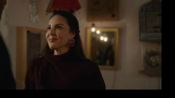 مشهد من مسلسل رأس الأفعى – نينا مغربي وأمير كرارة في لحظة رومانسية ضمن الحلقة السادسة