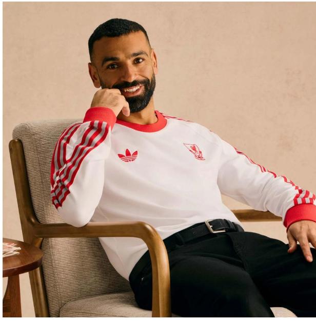 محمد صلاح يتصدر الإعلان الدعائي لمجموعة ملابس ليفربول الجديدة