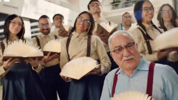 إبراهيم عيسى خلال ظهوره في إعلان رمضان 2026 ضمن حملة حلاوة البدايات مع نخبة من النجوم والشخصيات العامة