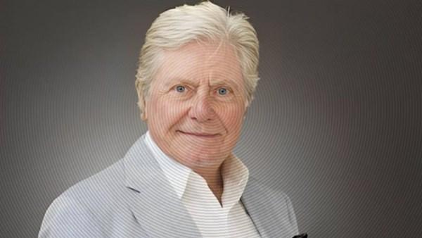 حسين فهمي في لقاء تليفزيوني يتحدث عن جذوره السياسية وأحدث أعماله