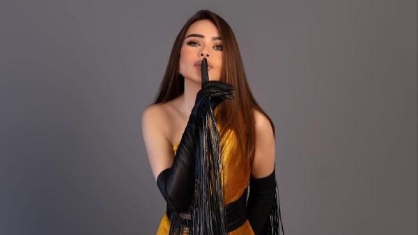 أسما إبراهيم بإطلالة ذهبية جريئة وجمبسوت مبتكر في أحدث جلسة تصوير