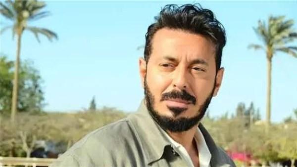 مشهد من الحلقة الثالثة لمسلسل درش يظهر فيه مصطفى شعبان أثناء تطورات فقدان الذاكرة داخل الأحداث