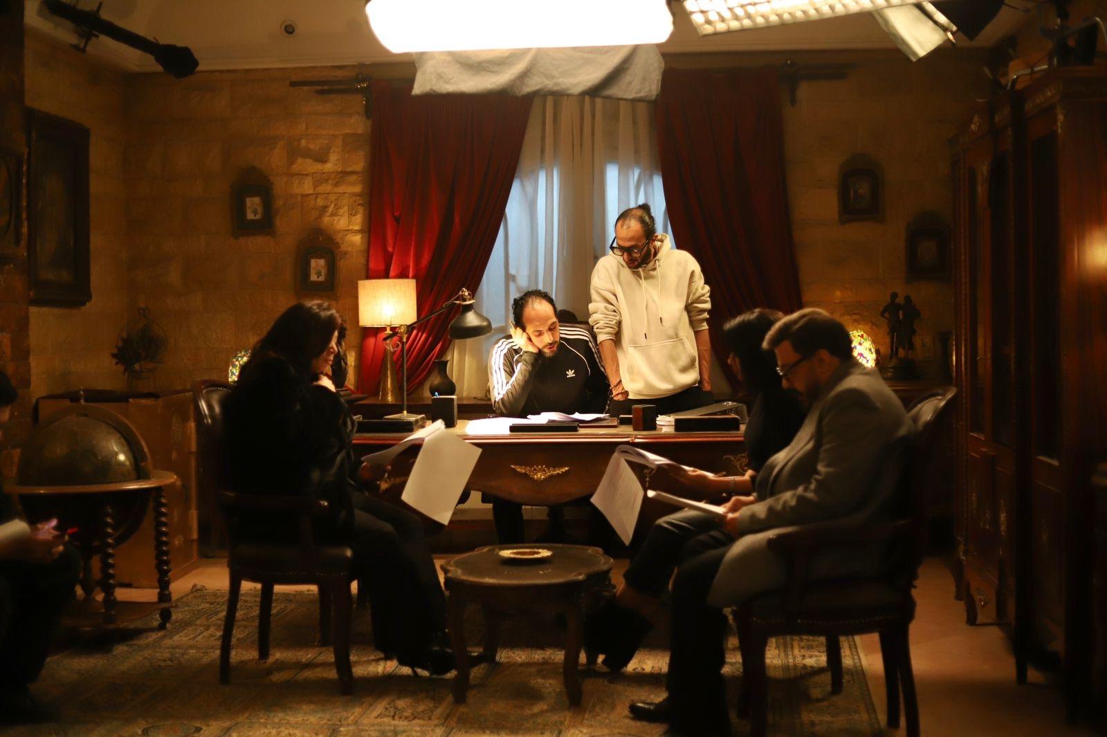 أول صور كواليس مسلسل "إعلام وراثة" رمضان 2026