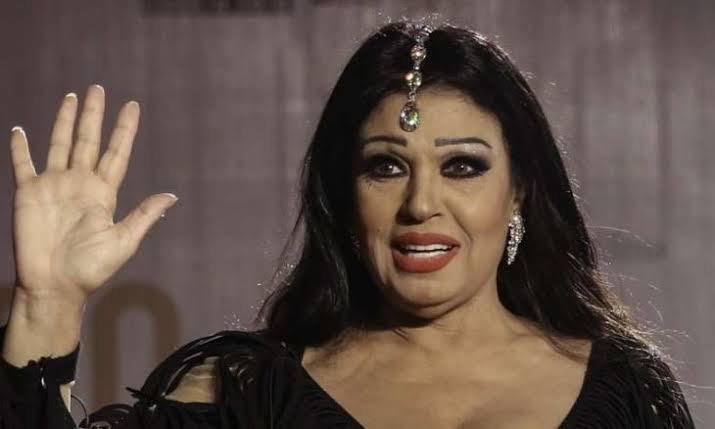 صورة من نعي فيفي عبده لوالد مي عمر وتفاصيل إعلان العزاء من محمد سامي