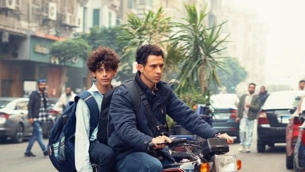 مشهد شجار بين عصام عمر وعمر شريف في الحلقة الثالثة من مسلسل عين سحرية بعد اكتشاف أسرار داخل الأحداث