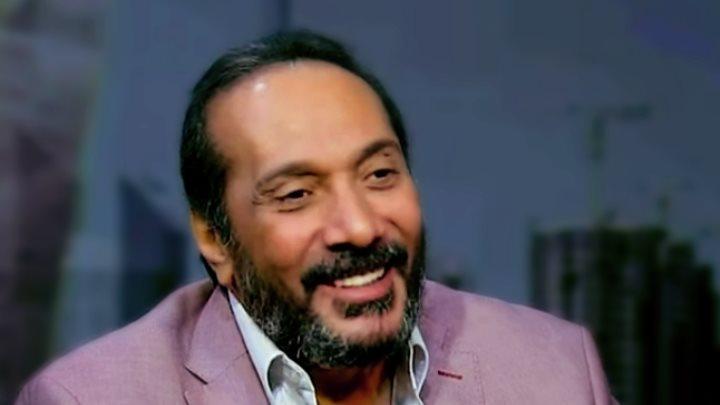 علي الحجار يؤدي على مسرح ساقية الصاوي أمام جمهور غفير خلال حفل عيد الحب