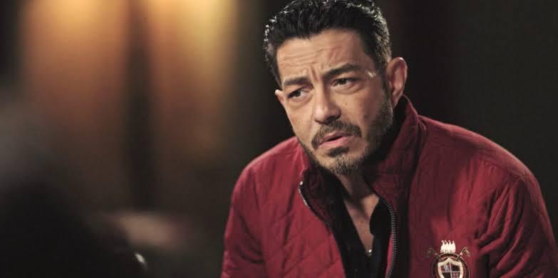 مي عمر ومحمد سامي أثناء إعلان وفاة والدها – تعبير عن الحزن والدعم من الوسط الفني