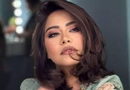 شيرين عبد الوهاب ومدير حساباتها السابق في محكمة القاهرة الاقتصادية