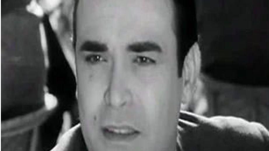 الفنان محمود ذو الفقار في صورة قديمة تخلد مسيرته السينمائية