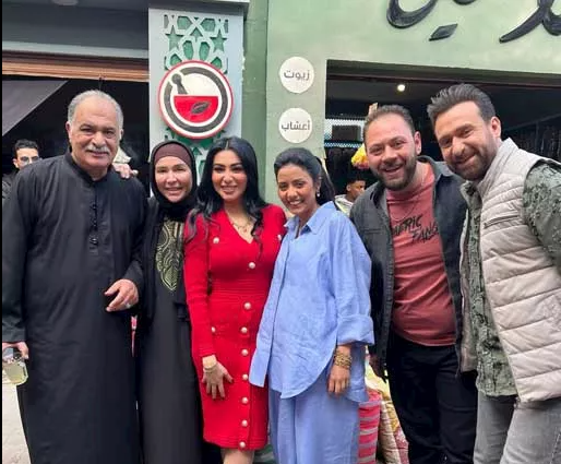 ميرهان حسبين مع نجوم مسلسل درش في كواليس التصوير