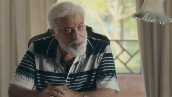 مشهد من الحلقة السابعة لمسلسل رأس الأفعى يظهر أمير كرارة في مواجهة عناصر الجماعة وتصاعد الأحداث الأمنية