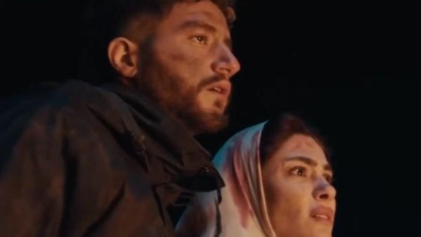 هدى المفتى وأحمد مالك في مشهد انقلاب السيارة في الحلقة 7 من مسلسل سوا سوا 🚗💥