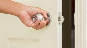 دعاء الخروج من المنزل لتحصين النفس والبركة