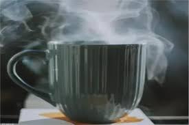 تناول المشروبات الساخنة جدًا وتأثيرها على صحة المريء