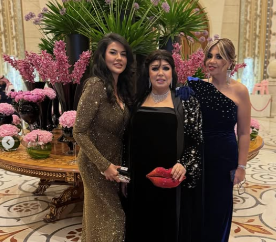 فيفي عبده وابنتها وعزة بوسي شلبي في حفل Joy Awards 2026 بالرياض