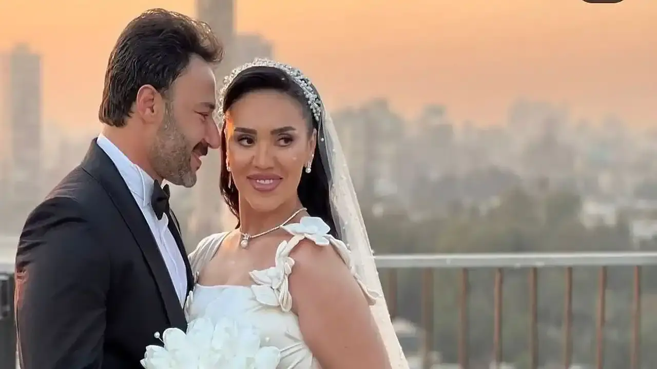 مي فاروق تحتفل بعيد زواجها الأول مع زوجها محمد العمروسي