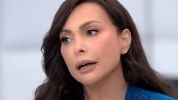 أمل حجازي خلال لقاء تلفزيوني تحدثت فيه عن الحجاب والفن 