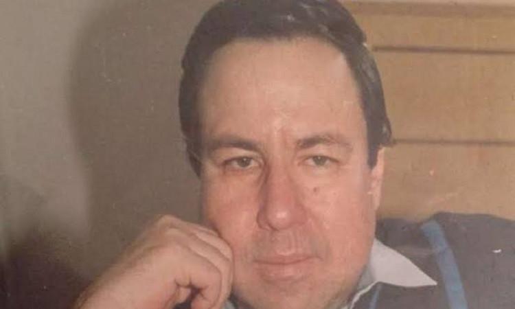 المخرج أشرف فهمي خلال أحد مشاهد عمله السينمائي، وهو من أبرز مخرجي الجريمة والإثارة في السينما المصرية.