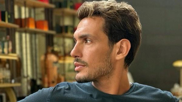 الموزع أحمد إبراهيم يعلن وفاة والده ويشارك كواليس أغنية “موحشتكيش” لتامر حسني