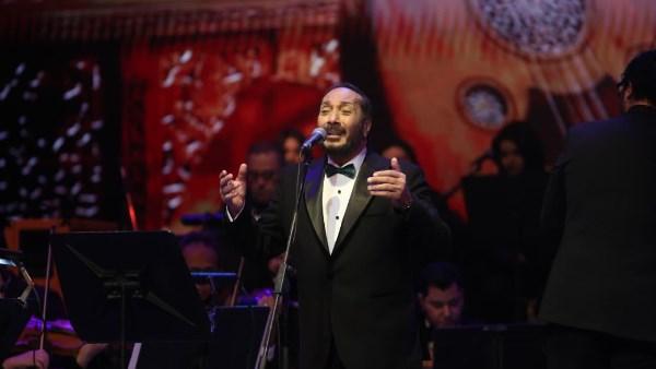 علي الحجار على المسرح الكبير في حفل ألحان سيد مكاوي ضمن مشروع 100 سنة غنا