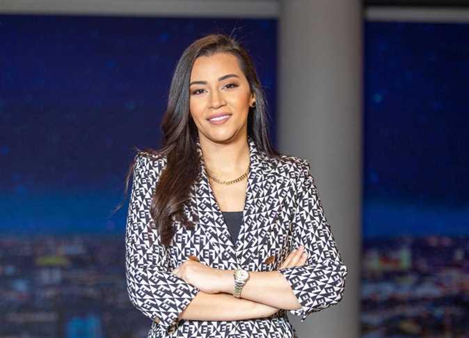 المخرجة بتول عرفة في الرياض لحضور حفل Joy Awards