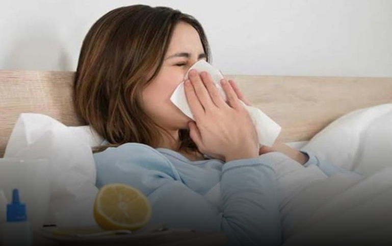 أطعمة ومشروبات يجب تجنبها في الشتاء للوقاية من نزلات البرد