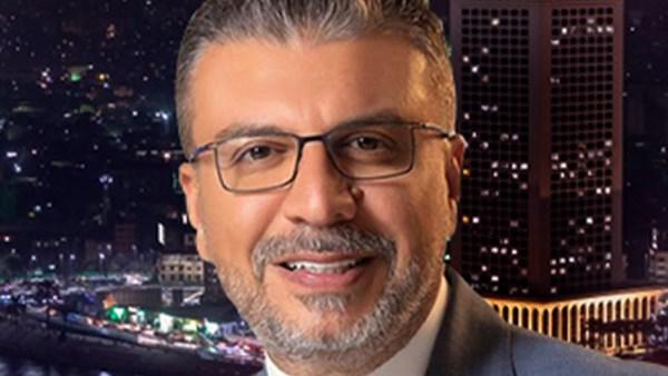 الإعلامي عمرو الليثي خلال تقديمه برنامج أبواب الخير برسائل إنسانية مؤثرة