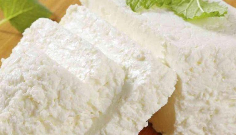 أنواع جبن تحافظ على صحة القلب مثل القريش والريكوتا والشيدر