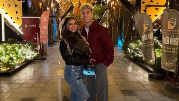 إمام عاشور يشارك لحظة رومانسية مع زوجته ياسمين على إنستجرام