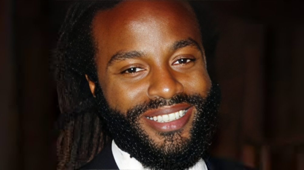 جون فورتي مغني الهيب هوب وعضو Fugees
