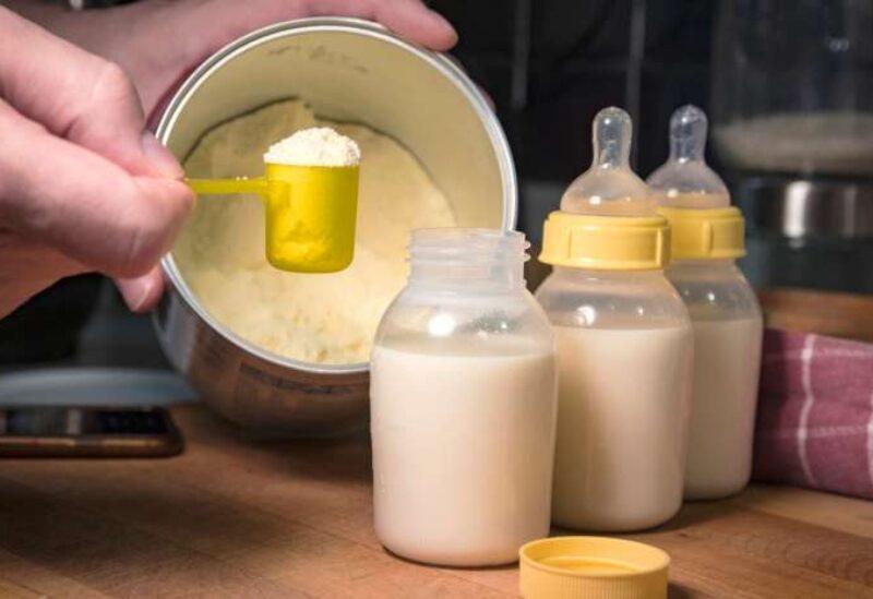 سحب حليب أطفال من الأسواق بسبب الاشتباه في احتوائه على مادة سامة