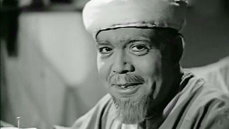 الفنان الكوميدي علي الكسار في إحدى أعماله المسرحية والسينمائية