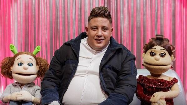 حمو بيكا خلال حلقة برنامج ليلة فونطاستيك مع أبلة فاهيتا وكارلا