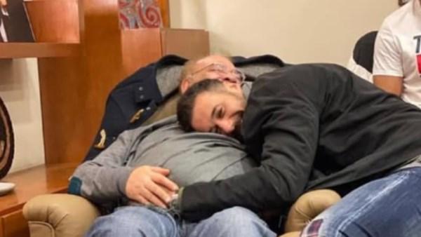 صورة أحمد السعدني وصلاح عبدالله وأوس أوس خلال تهنئة عيد الميلاد.